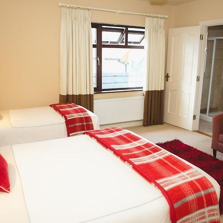 Kayden House Hotel คิลลาร์นีย์ ภายนอก รูปภาพ