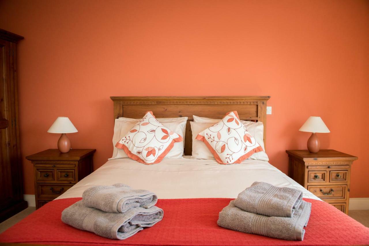Kayden House Hotel คิลลาร์นีย์ ภายนอก รูปภาพ